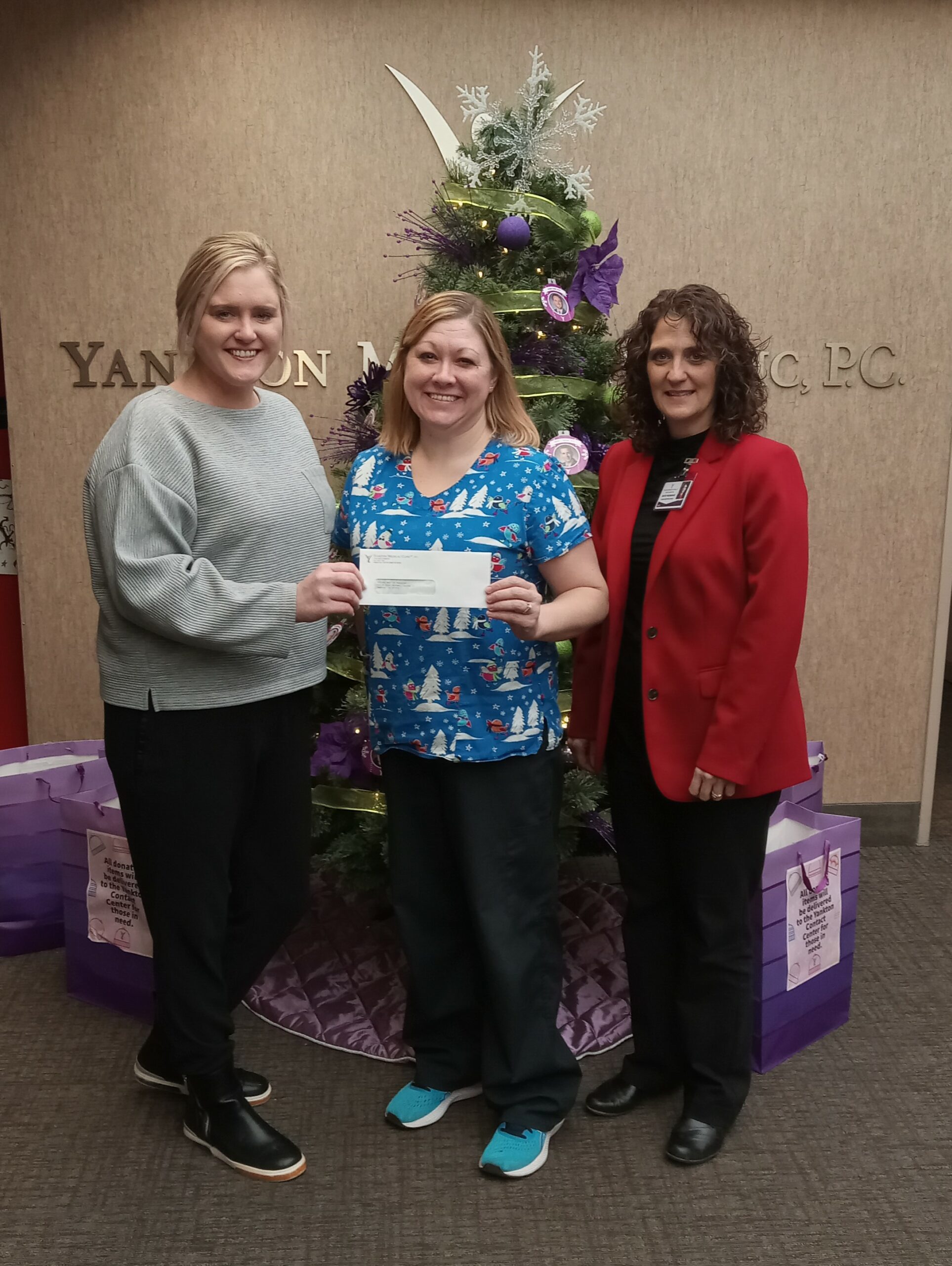 United Way & Volunteer Services of Greater Yankton Receives $5,000 from Yankton Medical Clinic, P.C.